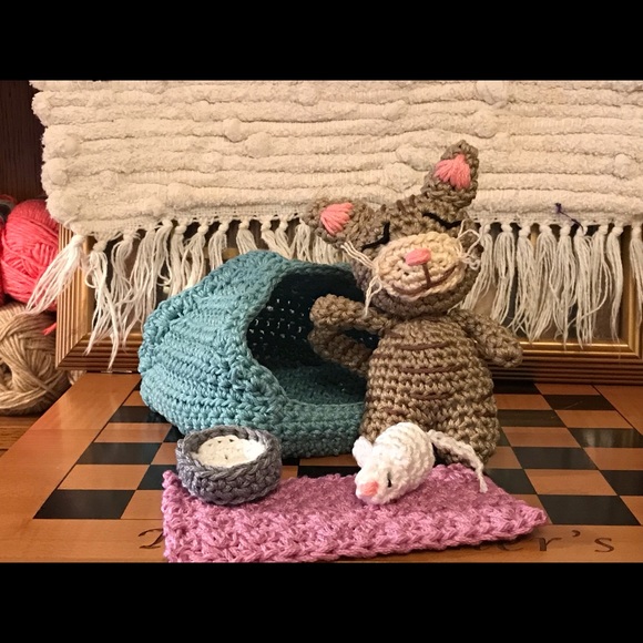 Crocheted Kitty Cat Playset - Picture 1 of 7
